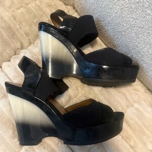 Donald J. Pliner Jenkin wedge sandals
Black - size 8